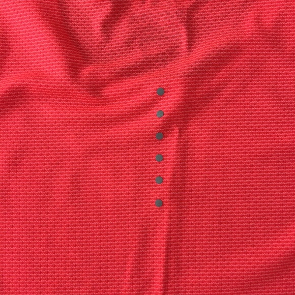 Nike reflective dri fit running shirt - Picture 6 of 7